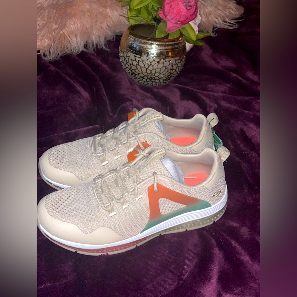 Sketchers Memory Foam sneakers